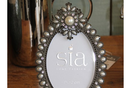 Photograph frame oval, pearl . 9 x 13cm